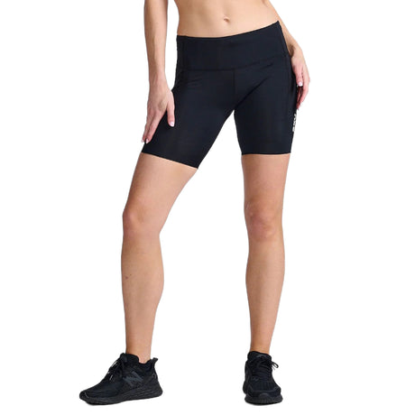 2XU Women Aero Mid-Rise Comp 6Inch Short - The Marathon Shop 