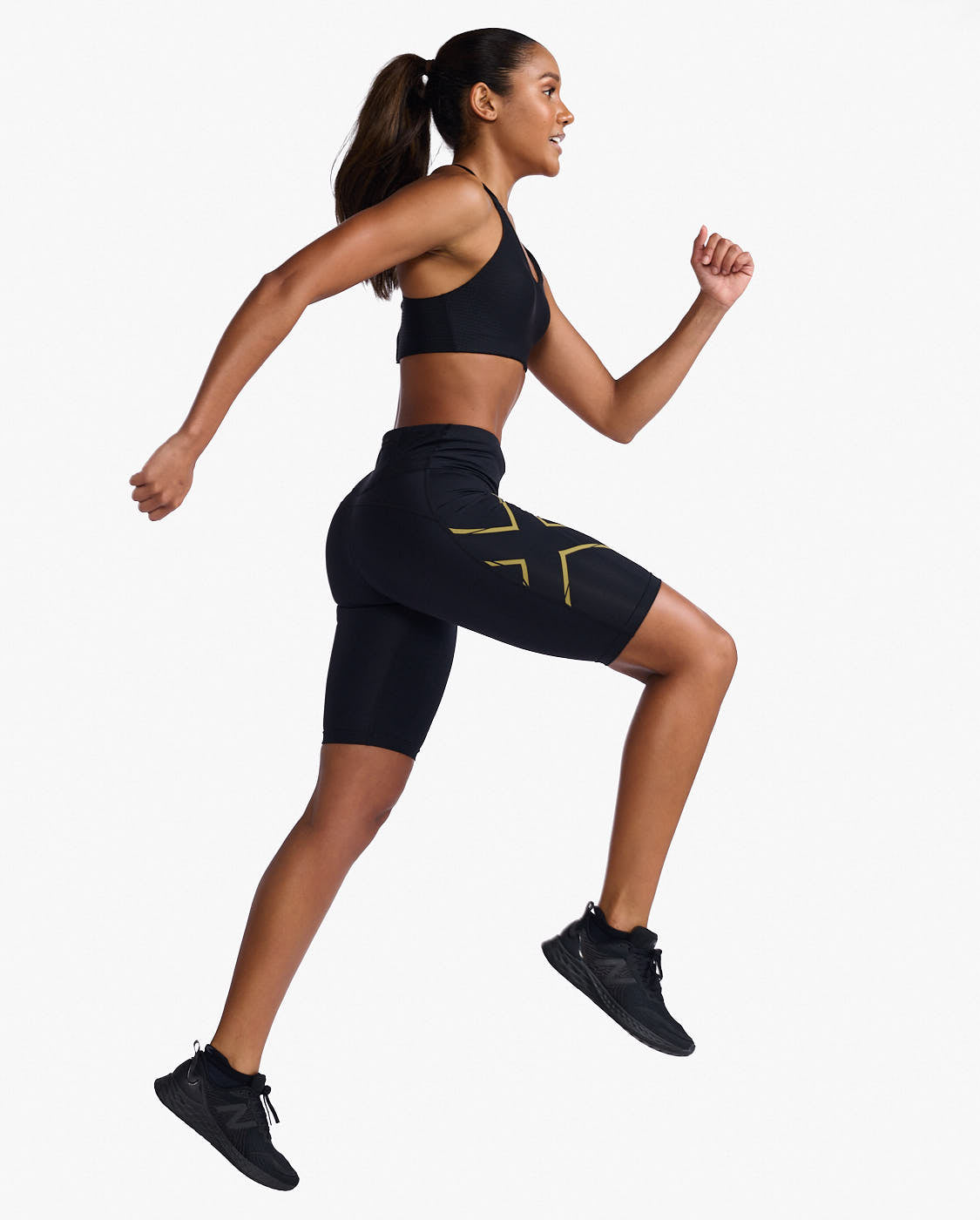 2XU Women Light Speed Mid-Rise Compression Short – The Marathon Shop